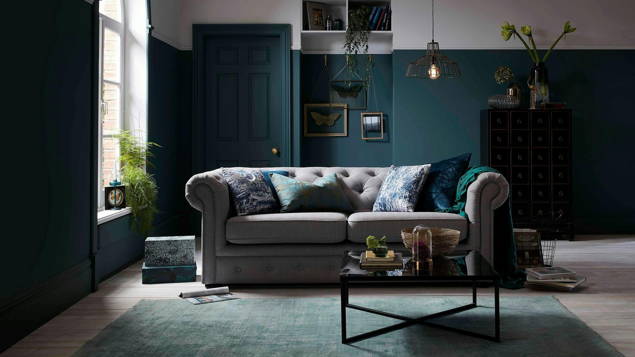 Chesterfield Sofa secondary image